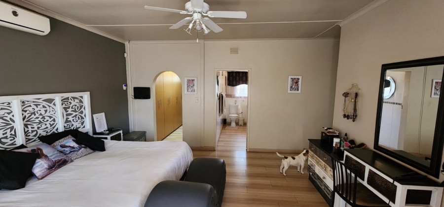 7 Bedroom Property for Sale in Flamwood North West